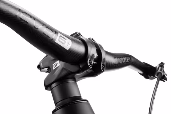 Nahaufnahme von Fahrradlenkerhalterung