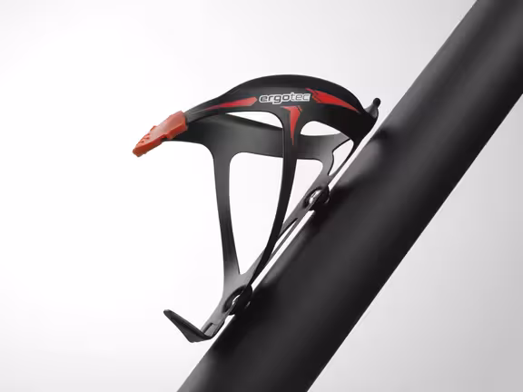 Nahaufnahme von einem Flaschenhalter am Fahrrad