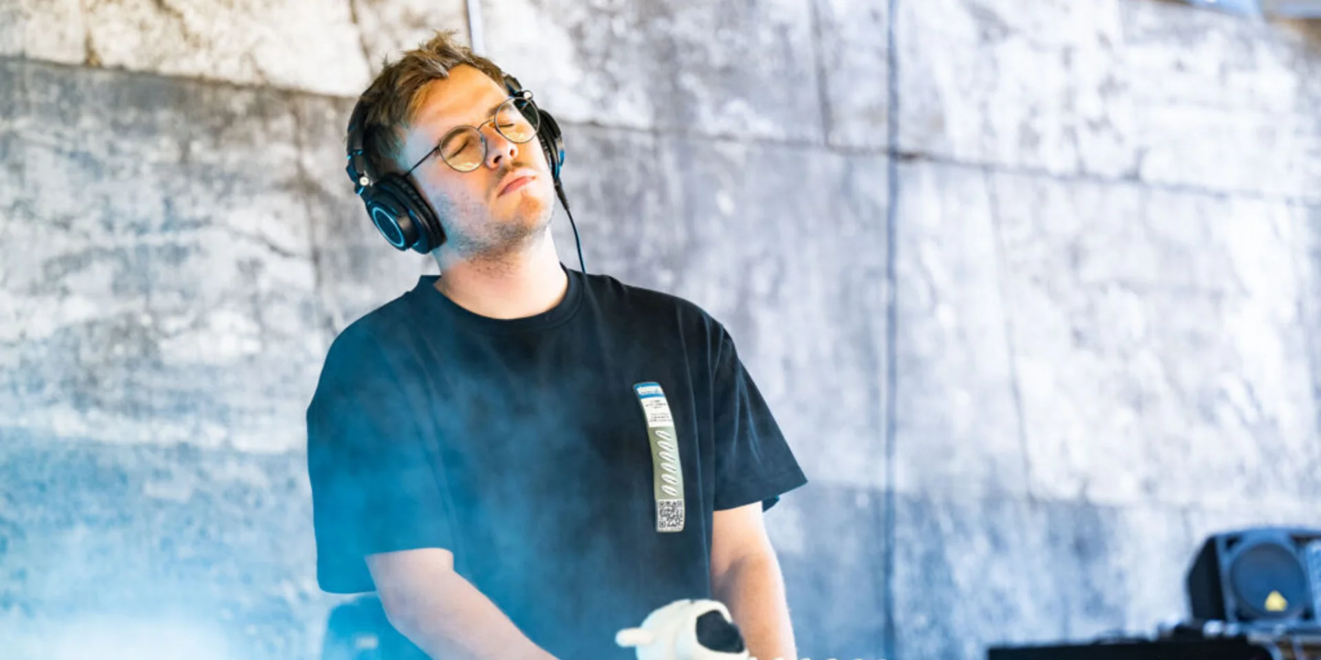 DJ